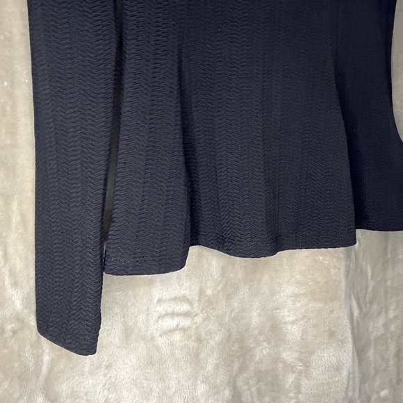 DIVIDED BABYDOLL LONG SLEEVE TOP - Picture 9 of 9